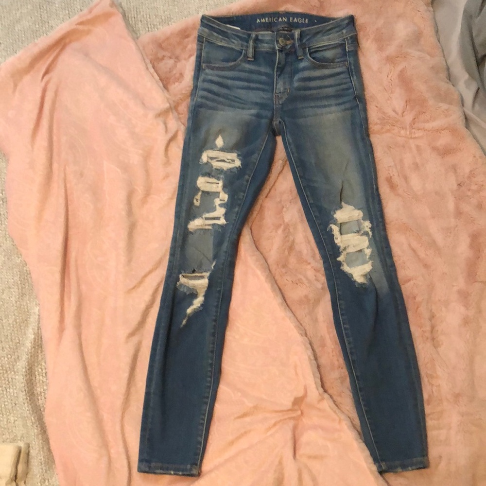 American Eagle Ne(X)t Level Stretch Ripped Jeggings 
Size 2 Regular High-rise